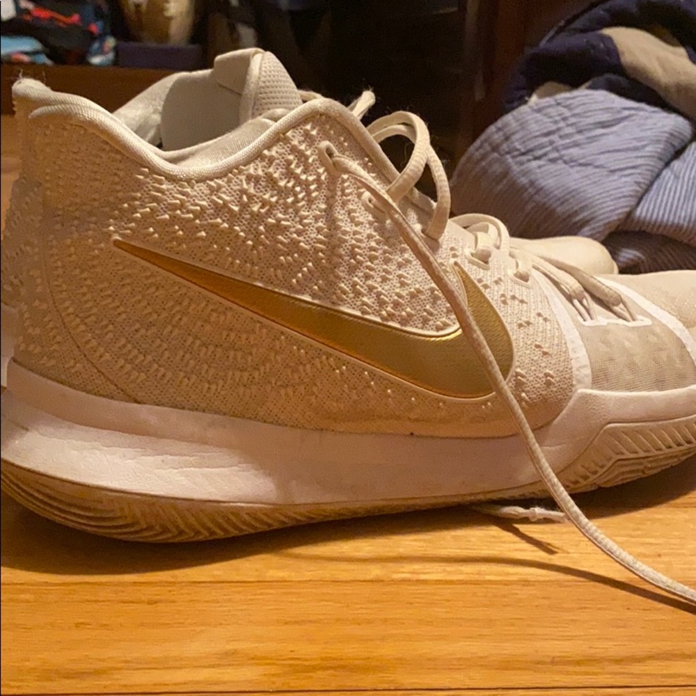 Kyrie Mens High Top White